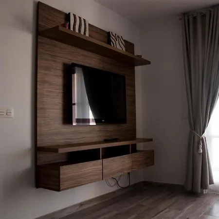 Luxurious Apartment In Port Royal -Full Renovated 2020 Daire
